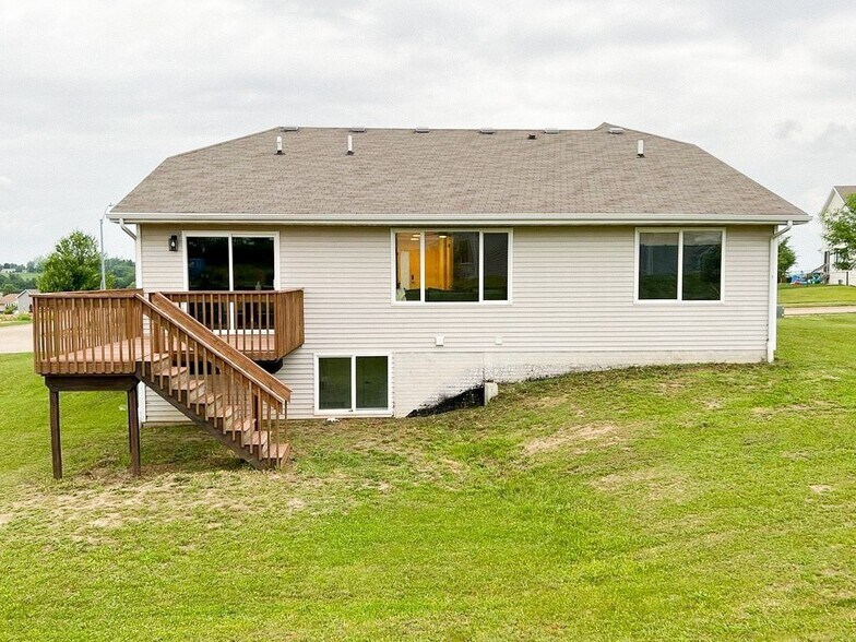Building Photo - 2905 Brockway Dr
