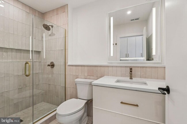 Building Photo - 30 W Allens Ln