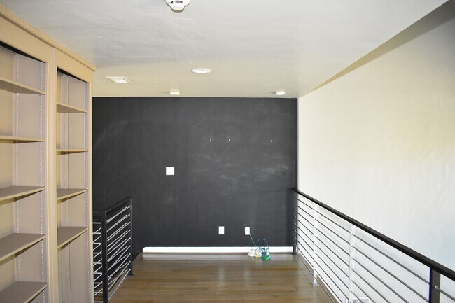 Building Photo - 2307 Autumn Oaks Trail