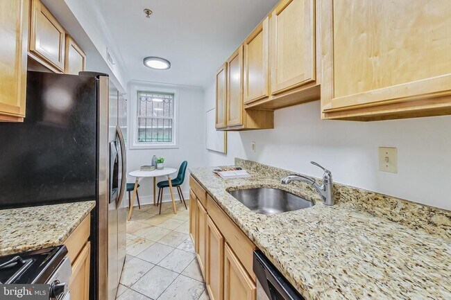 Building Photo - 2615 4th St NE