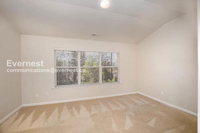 Building Photo - 322 Linden Park Ln