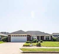 Building Photo - 2305 SW 17th St