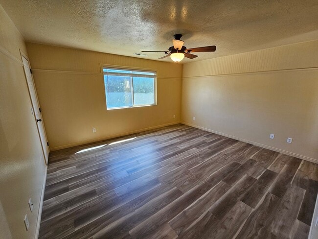 Building Photo - Cozy, Affordable Condo