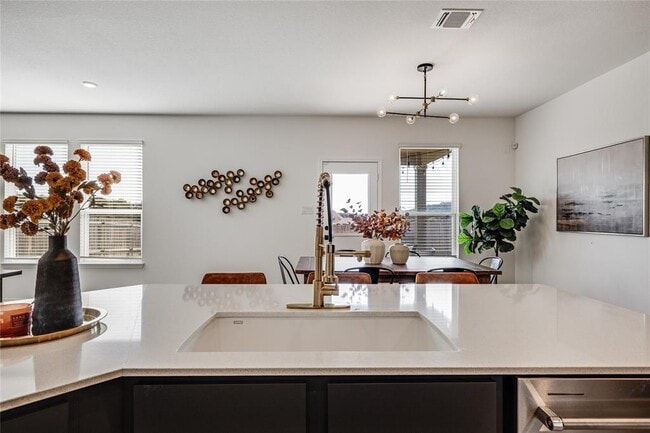 Building Photo - 1905 Red Berry Pass