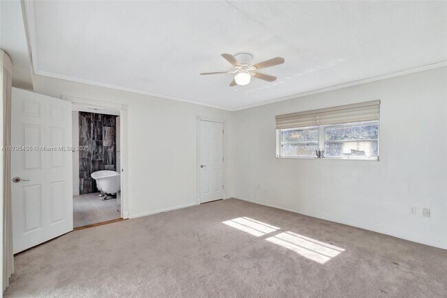 Building Photo - 9121 SW 54th Pl