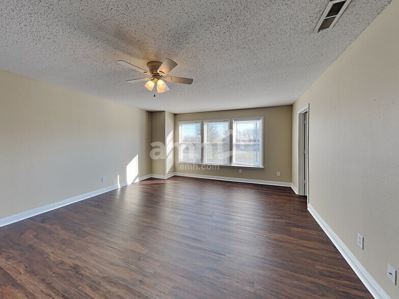 Building Photo - 8339 Firefly Way