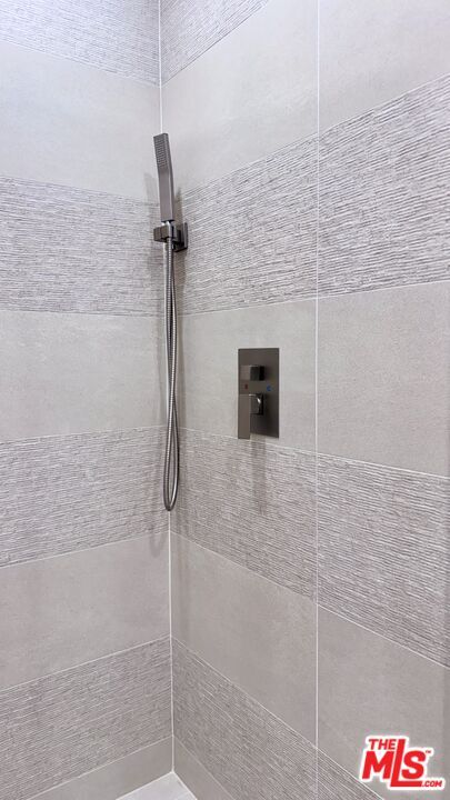 Building Photo - 414 N Palm Dr