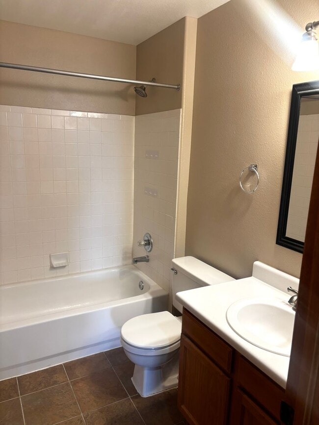 Building Photo - For Rent in Excellent Neighborhood! 80130
