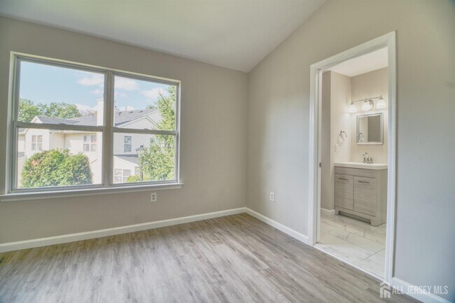 Building Photo - 149 Keswick Dr