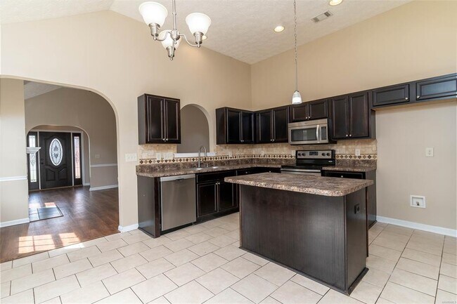 Building Photo - 1818 Cotton Blossom Way