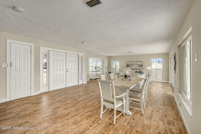 Building Photo - 458 Sandpiper Dr