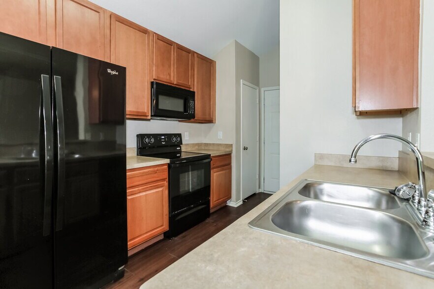 Building Photo - 6552 Manitoba St