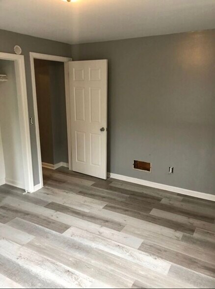 Building Photo - 832 S Pershing Ave