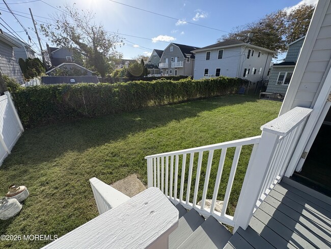 Building Photo - 406 9th Ave