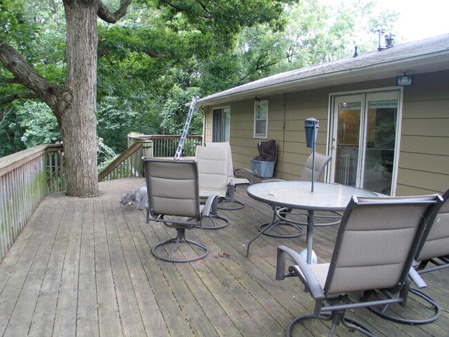 Building Photo - 3006 Lynnwood Dr