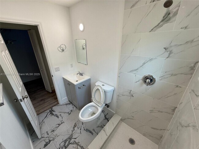 Building Photo - 935 Jefferson Ave