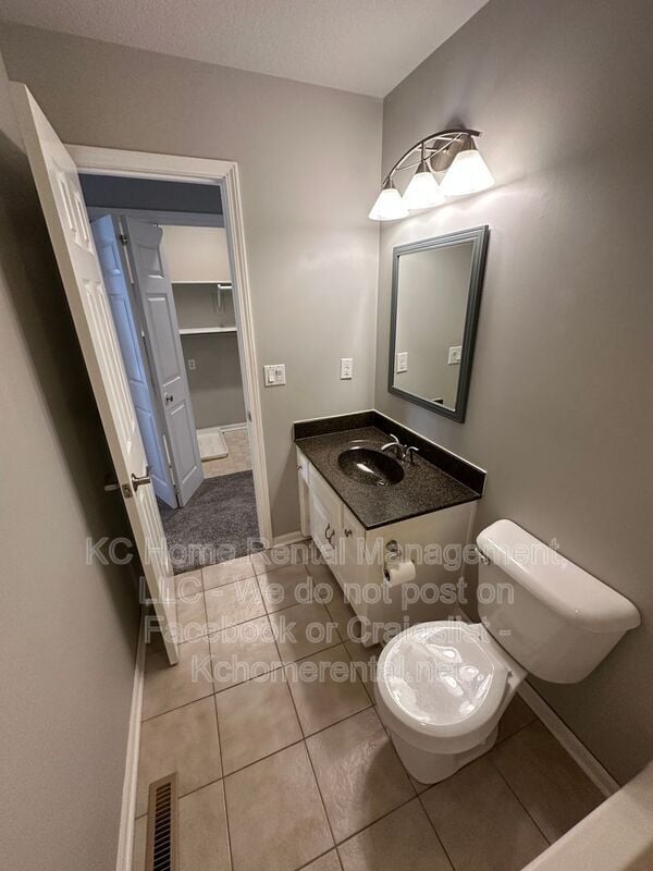 Building Photo - 224 S Huntsman Blvd