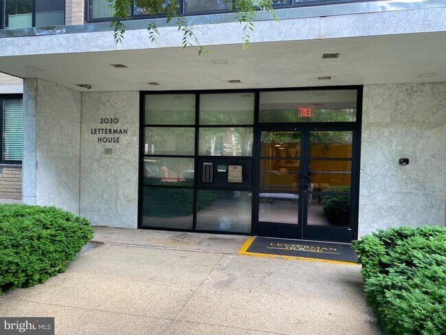 Primary Photo - 2030 F St NW