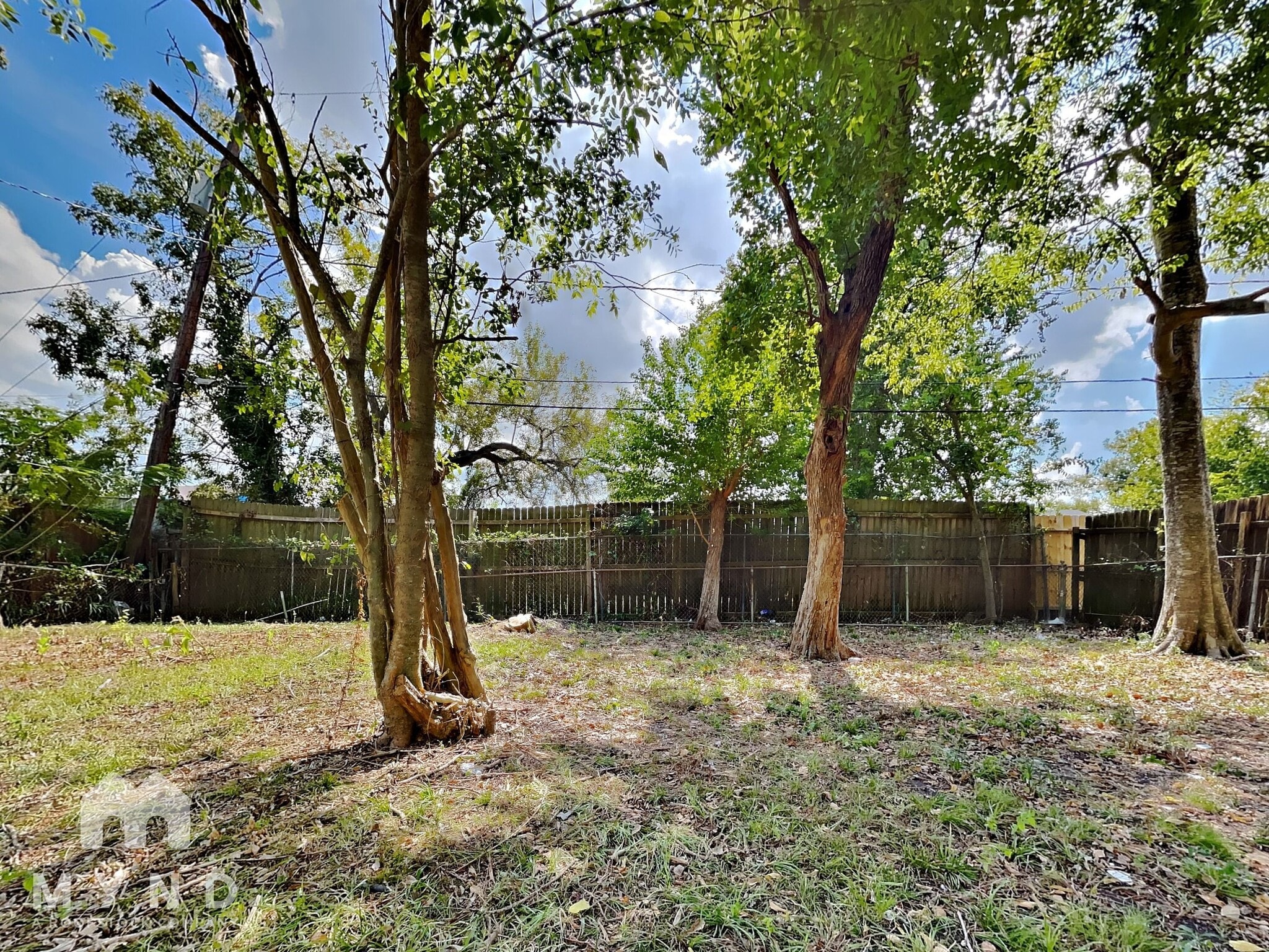 Building Photo - 5962 Belcrest St