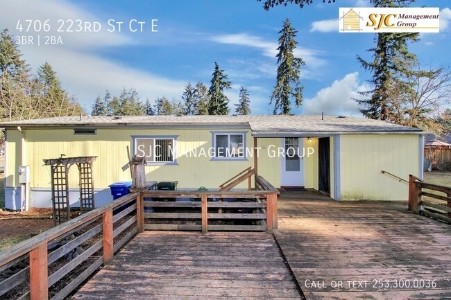 Building Photo - Three bedroom home for rent in Spanaway