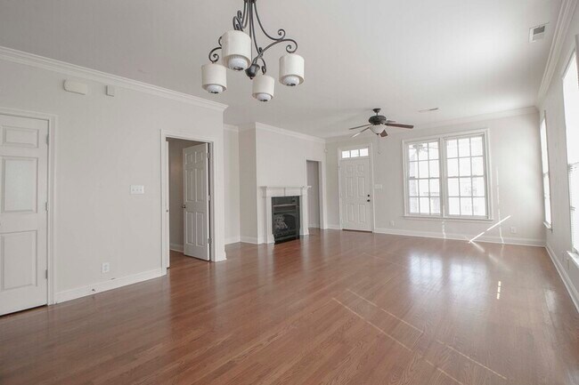 Building Photo - 128 Bogard Ln