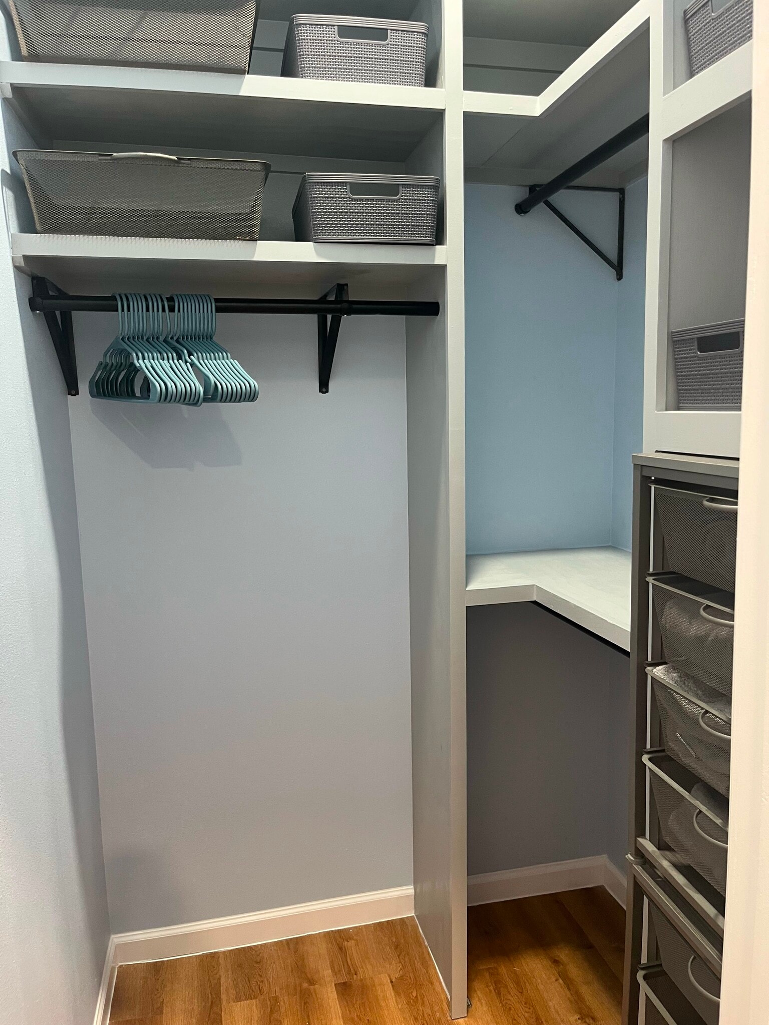 Custom Walk In Closet - 2418 Robert St