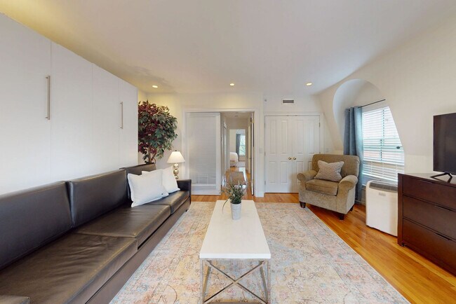 Building Photo - 1 Harvard Square