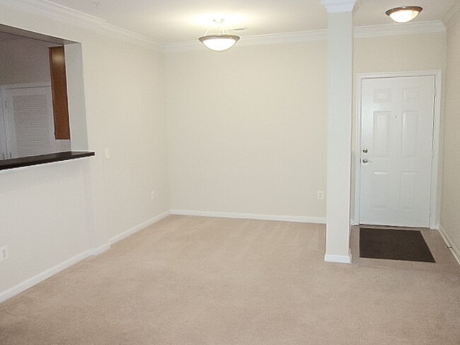 Building Photo - Beautiful 2 Bedroom 2 Bathroom Condo In Mu...
