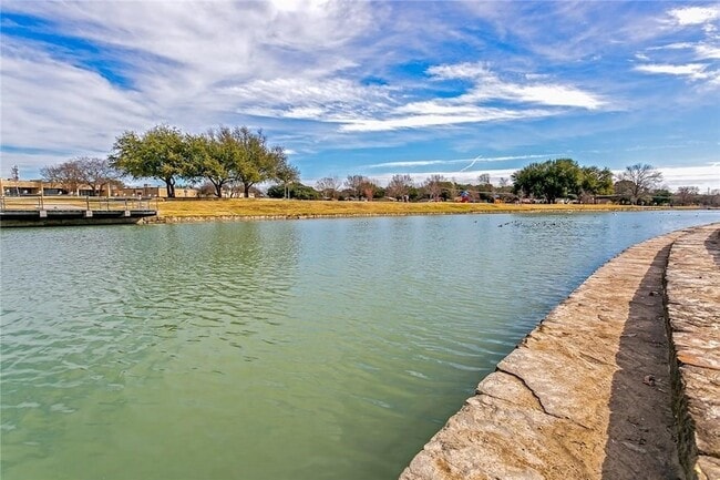 Building Photo - 5000 Goodwin Dr