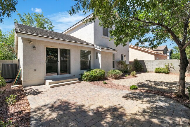Building Photo - 1568 Lamplight Village Ln