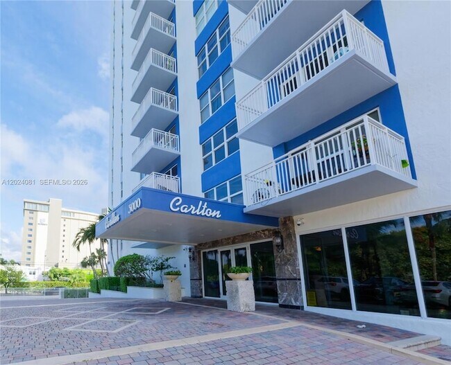 Building Photo - 3000 E Sunrise Blvd