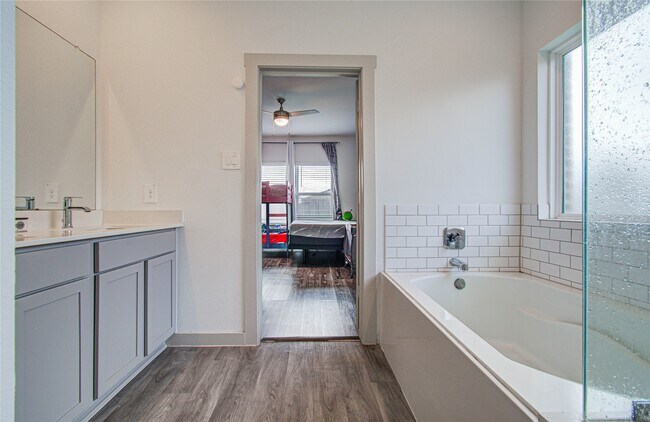 Building Photo - 22 Desert Spring Ln