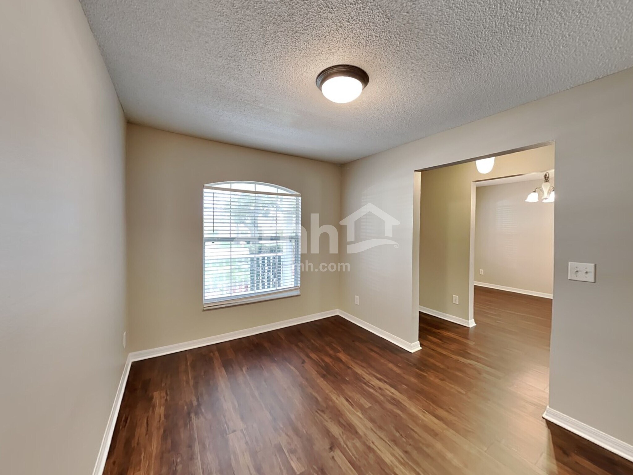 Building Photo - 1913 Southern Oak Loop