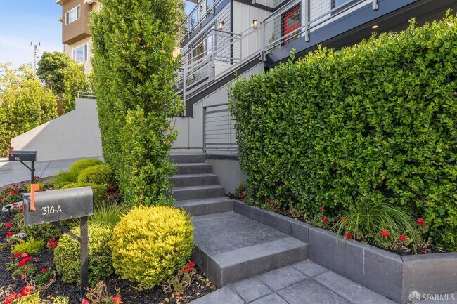 Building Photo - 316 Humboldt Rd