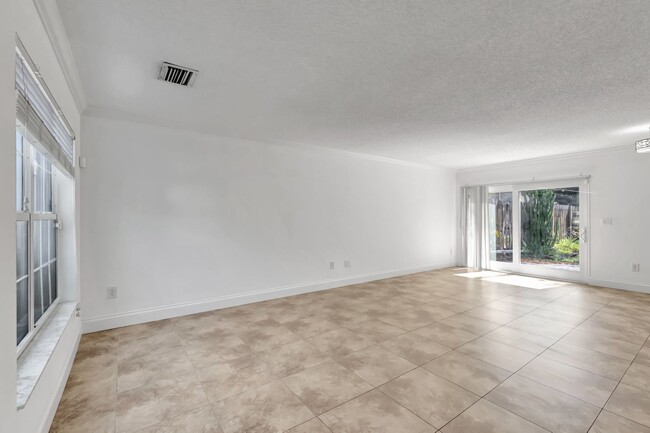 Building Photo - Boca Raton Modern Comfort Meets Florida Ch...