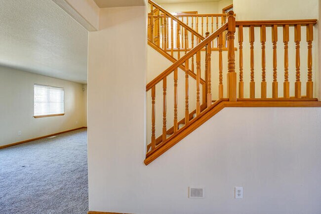 Building Photo - BEAUTIFUL FOUR BEDROOM IN CAMAS
