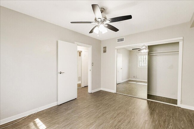 Building Photo - 10223 S Crenshaw Blvd