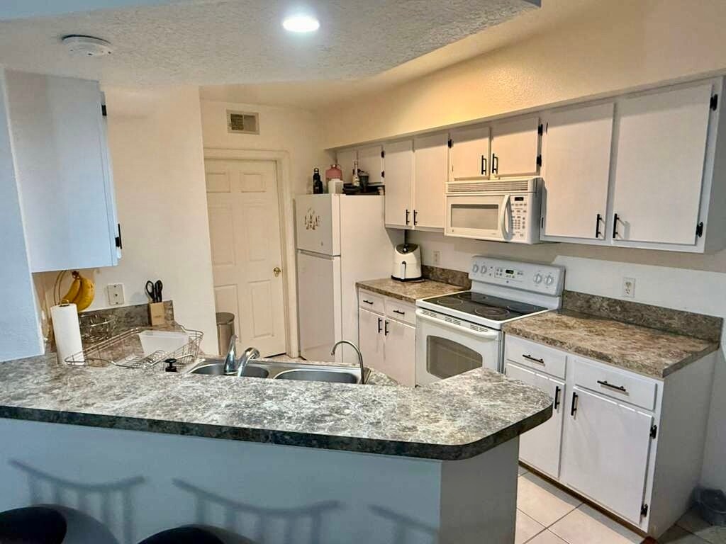 Building Photo - 737 Crest Pines Dr