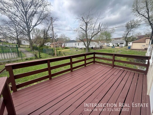 Building Photo - 7414 Pleaseway Dr