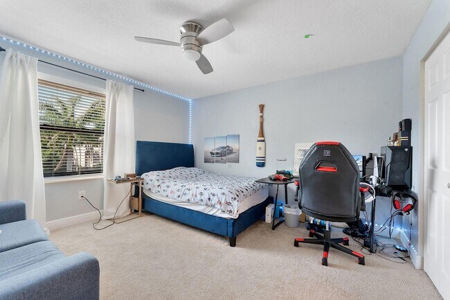 Building Photo - 9173 Delemar Ct