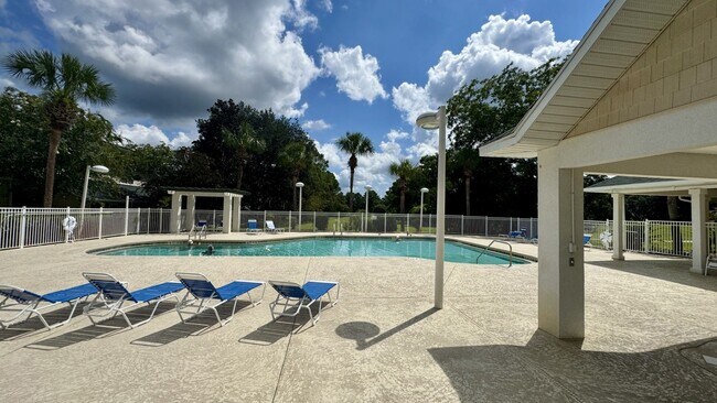 Building Photo - The Greens 2BR Townhome with garage!