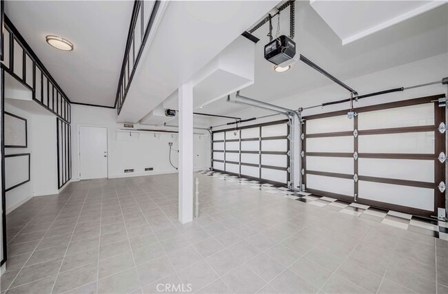 Building Photo - 5338 Chariton Ave