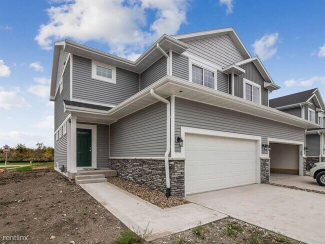 Primary Photo - 3 br, 2.5 bath Townhome - Covenant Cove To...