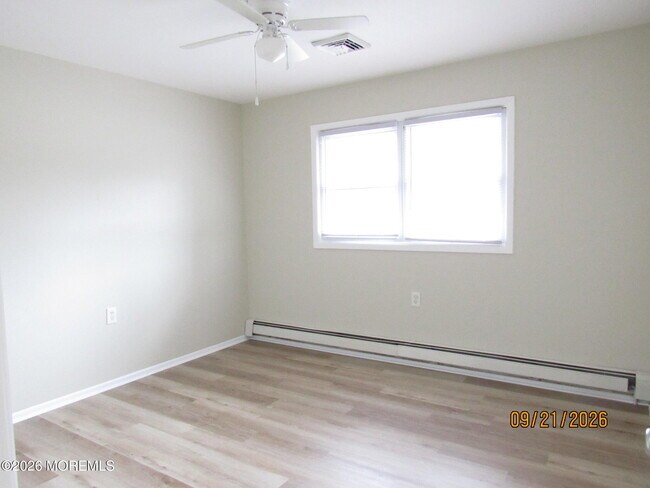 Building Photo - 255 Dogwood Ln