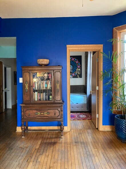 Building Photo - 2628 W Division St