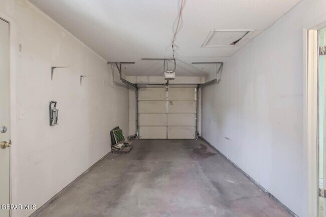 Building Photo - 2125 Pacheco Dr