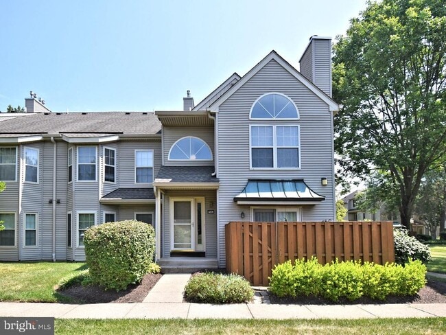 Building Photo - 3208 Danbury Ct
