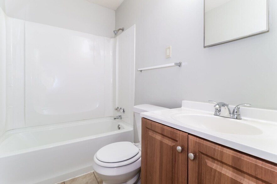 Building Photo - 6150 Devon Cir