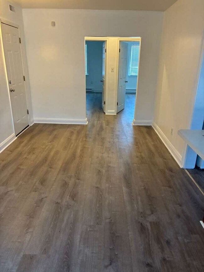 Building Photo - 4136