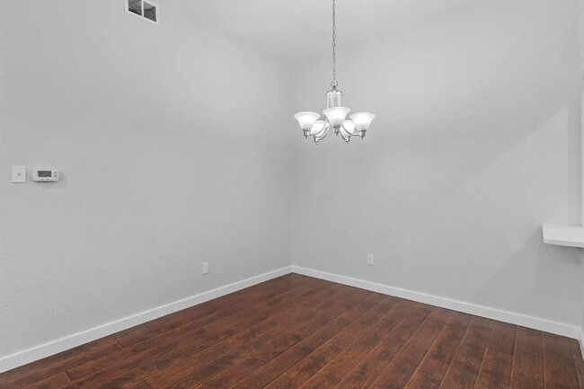 Building Photo - Gorgeous New Remodeled 2 Bedroom Condo nea...